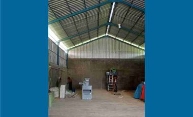 Gudang di Metatu Benjeng Gresik