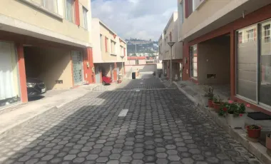 Casa en Venta Carapungo