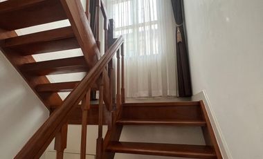 ขายด่วน!!! บ้านเดี่ยว 2 ชั้น หมู่บ้านซิรีนเฮ้าส์ บางนา บ้านกว้างโล่งโปร่ง เนื้อที่รอบบ้านเยอะ มุ้งลวดเหล็กดัดสแตนเลสพร้อมผ้าม่านทั้งหลัง เดินทางสะดวกใ