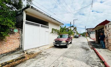 Casa en venta en Paso de Ovejas Veracruz, frente a catedral y parque municipal