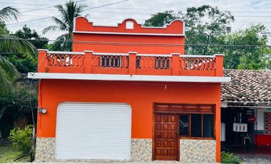 Casa en venta en Paso de Ovejas Veracruz, frente a catedral y parque municipal