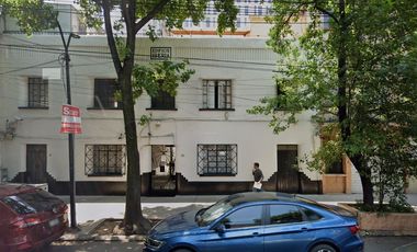 RÍO LERMA 50 VENDE AMPLIA CASA CON ROOF GARDEN