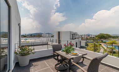 CASA EN VENTA FRENTE A ALBERCA. UBICADA A 15 MINUTOS DE CUERNAVACA, MORELOS; MÉXICO. ALBERCA, CANCHAS DEPORTIVAS, PET PARK Y ZONA DE YOGA.
