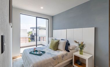 CASA EN VENTA FRENTE A ALBERCA. UBICADA A 15 MINUTOS DE CUERNAVACA, MORELOS; MÉXICO. ALBERCA, CANCHAS DEPORTIVAS, PET PARK Y ZONA DE YOGA.