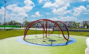 CASA EN VENTA FRENTE A ALBERCA. UBICADA A 15 MINUTOS DE CUERNAVACA, MORELOS; MÉXICO. ALBERCA, CANCHAS DEPORTIVAS, PET PARK Y ZONA DE YOGA.