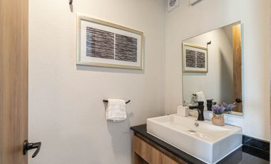 CASA EN VENTA FRENTE A ALBERCA. UBICADA A 15 MINUTOS DE CUERNAVACA, MORELOS; MÉXICO. ALBERCA, CANCHAS DEPORTIVAS, PET PARK Y ZONA DE YOGA.