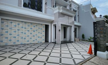 Rumah  baru siap huni akses jalan lebar di Tebet Jakarta Selatan