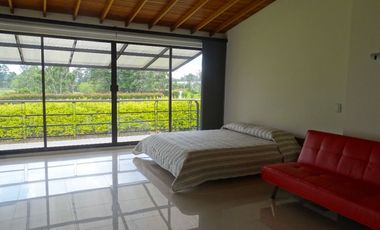 CASA FINCA EN VENTA - VIA RIONEGRO LA CEJA - SECTOR EL CANADÁ