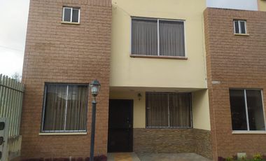 VENTA-BONITA CASA EN VENTA  COMODA CASA MODERNA EN EL SECTOR DE PISIN AL SUR DE RIOBAMBA/URBEC