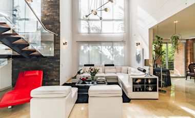 Venta Hermosa y amplia casa en Escobero unidad cerrada Envigado