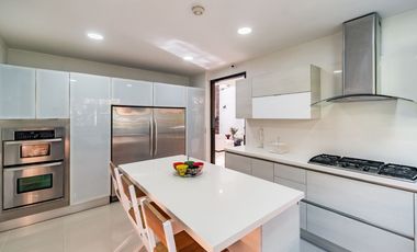 Venta Hermosa y amplia casa en Escobero unidad cerrada Envigado