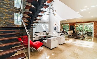 Venta Hermosa y amplia casa en Escobero unidad cerrada Envigado