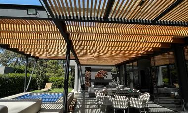 Bonita casa en venta dentro de un condominio