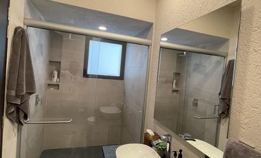 Bonita casa en venta dentro de un condominio