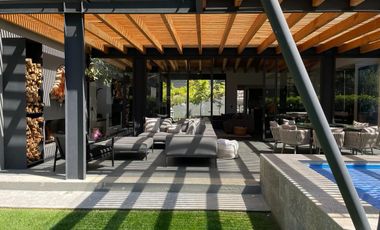 Bonita casa en venta dentro de un condominio
