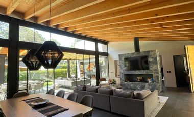 Bonita casa en venta dentro de un condominio