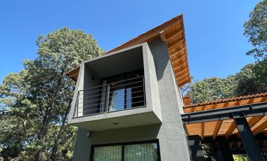Bonita casa en venta dentro de un condominio