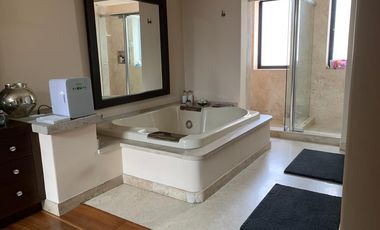 VENTA ESPECTACULAR CASA 4 RECAMARAS BOSQUES DE LAS LOMAS CON TERRAZA Y SALON DE FIESTAS. BAJA DE PRECIO!!!