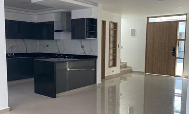 VENTA DE CASA PRDOS DEL ESTE CONJUNTO CERRADO