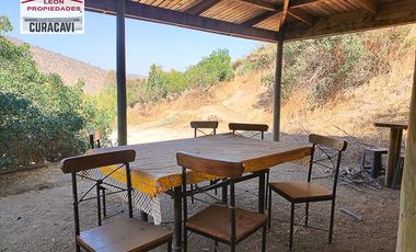 León Propiedades vende casa estilo mediterraneo en Sector Miraflores, Curacavi,