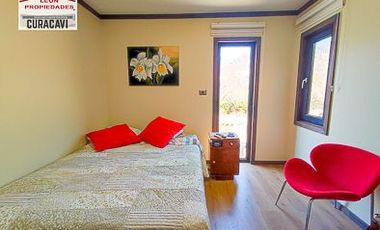 León Propiedades vende casa estilo mediterraneo en Sector Miraflores, Curacavi,