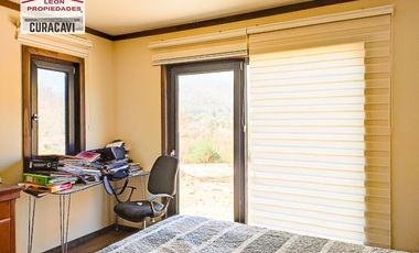 León Propiedades vende casa estilo mediterraneo en Sector Miraflores, Curacavi,