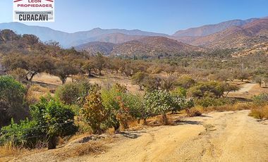 León Propiedades vende casa estilo mediterraneo en Sector Miraflores, Curacavi,