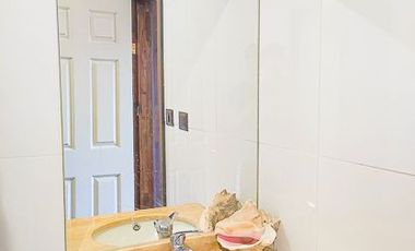 León Propiedades vende casa estilo mediterraneo en Sector Miraflores, Curacavi,