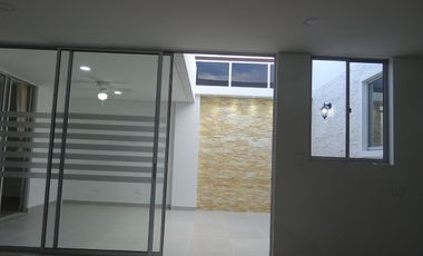 Casa B1 del conjunto residencial Lucca, ubicado en excelente sector de la ciudad de Neiva cerca de centros comerciales y amplias vias de acceso.