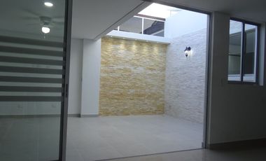 Casa B1 del conjunto residencial Lucca, ubicado en excelente sector de la ciudad de Neiva cerca de centros comerciales y amplias vias de acceso.