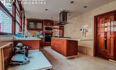 CASA EN VENTA TOLUCA COLONIA MORELOS 1A SECCION SOBRE CORREDOR URBANO, CALIDA, CONFORTABLE, AMPLIO Y HERMOSO JARDÍN, A 7 MIN DEL CENTRO