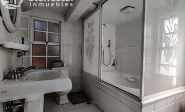 CASA EN VENTA TOLUCA COLONIA MORELOS 1A SECCION SOBRE CORREDOR URBANO, CALIDA, CONFORTABLE, AMPLIO Y HERMOSO JARDÍN, A 7 MIN DEL CENTRO