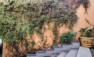 CASA EN VENTA TOLUCA COLONIA MORELOS 1A SECCION SOBRE CORREDOR URBANO, CALIDA, CONFORTABLE, AMPLIO Y HERMOSO JARDÍN, A 7 MIN DEL CENTRO