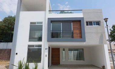Casa nueva en venta en fraccionamiento Kinara cerca de la caseta de via Atlixcayotl