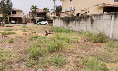 VENDO amplio terreno en Estancias del Río - Excelente Ubicación