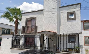 Bonita casa en venta, en Gaspar Henaine, La Joya, Querétaro.