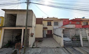 Casa en venta en Col. Casa Blanca, Veracruz  ¡Compra esta propiedad mediante Cesión de Derechos e incrementa tu patrimonio! ¡Contáctame, te digo cómo hacerlo!