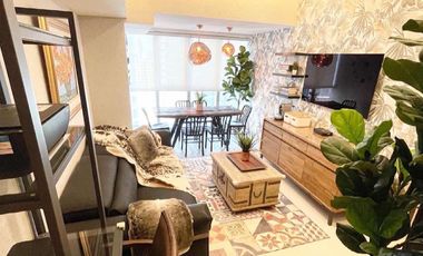 2 Bedroom Condo For Sale in BGC Uptown Parksuites! Fully furnished Interior decorated