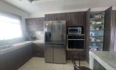 Via La Costa, Renta de Hermosa Casa 4 Dorm. Amoblada con Piscina