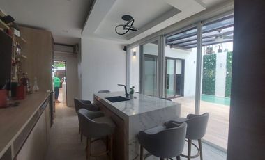 Via La Costa, Renta de Hermosa Casa 4 Dorm. Amoblada con Piscina