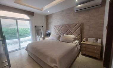 Via La Costa, Renta de Hermosa Casa 4 Dorm. Amoblada con Piscina