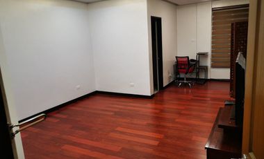 corner MODERN VIP MANSION IN SOUTH FORBES Good as new