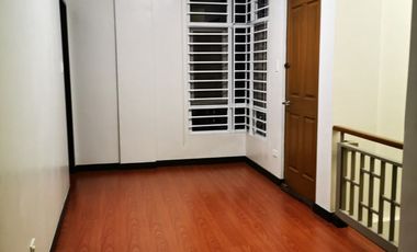 corner MODERN VIP MANSION IN SOUTH FORBES Good as new