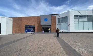 Renta Venta Local Comercial Centro Comercial Tunal 2 pisos  237 m² 2 pisos
