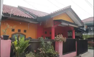 Rumah Hoek Dalam Komplek Kavling, 400 Meter Ke Jln Jagakarsa 1
