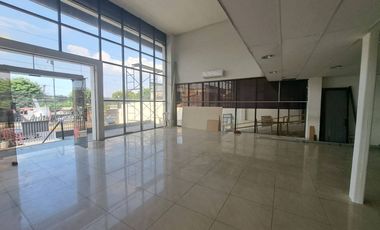 ALQUILER DE LOCAL COMERCIAL EN EL NORTE DE GUAYAQUIL  EN AVENIDA PRINCIPAL (ANDREINA)