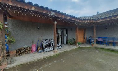 Casa con local comercial Sector Llallauquen 148.000.000 4D 2B 4E