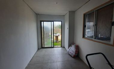 Casa con local comercial Sector Llallauquen 148.000.000 4D 2B 4E