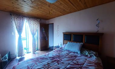 Casa con local comercial Sector Llallauquen 148.000.000 4D 2B 4E