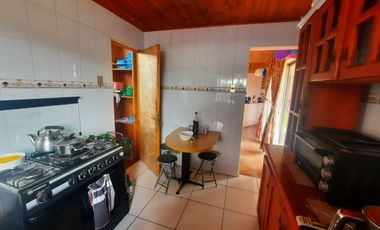 Casa con local comercial Sector Llallauquen 148.000.000 4D 2B 4E